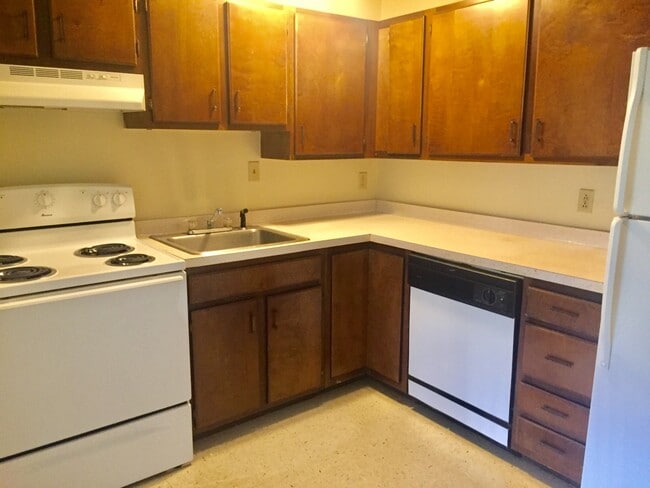 Garden Gates Apartment - Garden Gates Apartment Unit 39-13