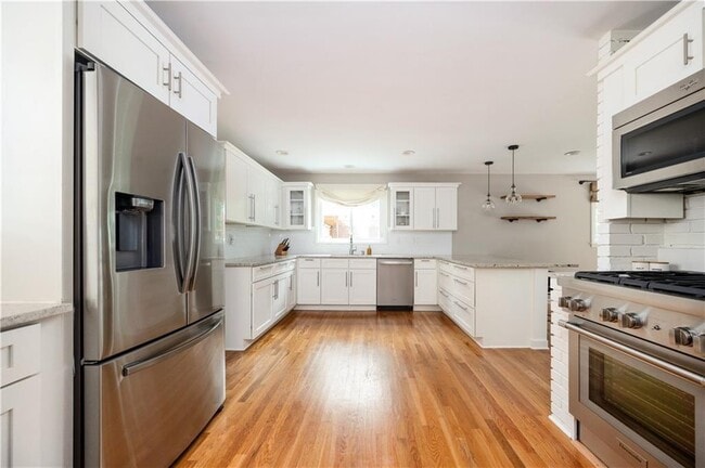 Photo - 3850 Beya Way