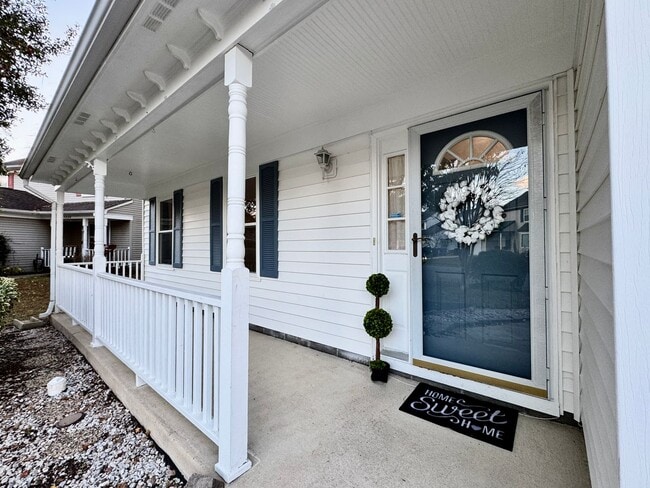 Photo - Ready NOW! A 4/2.5 in Glenwood! A Pet Frie...