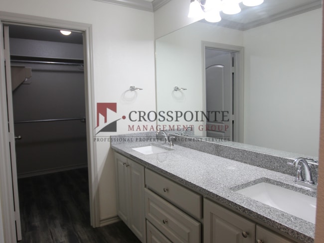 Photo - Beautiful 3 Bedroom 2 Bathroom Townhouse in South Tyler! 1/2 OFF FIRST FULL MONTH Unidad 6311