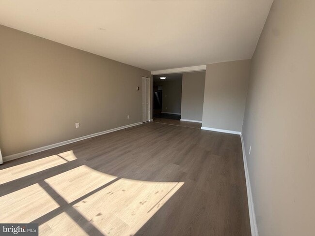 Building Photo - 3339 Huntley Sq Dr Unit T