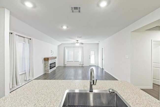 Photo - 1111 Emerald Gate Dr