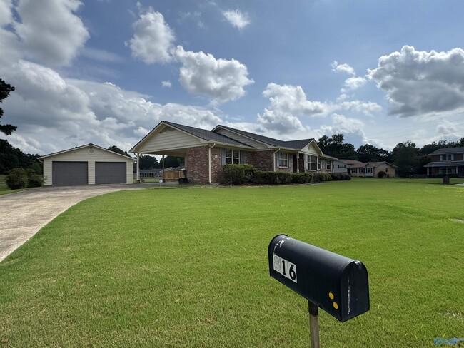 Photo - 816 Mira Vista Dr SE