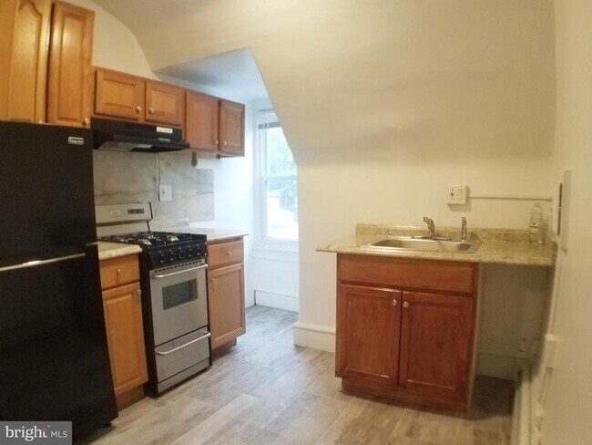 Photo - 465 Gerhard St Unidad 3