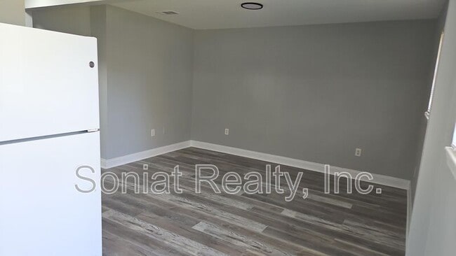 Photo - 924 Deslonde St Unit A