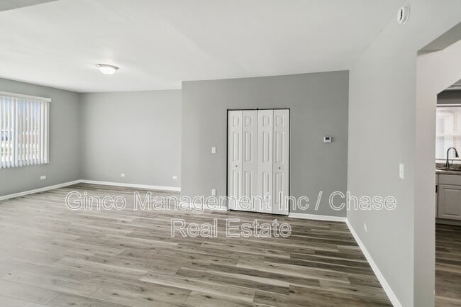 Photo - 9305 S Homan Ave