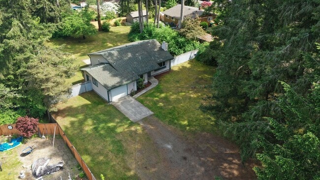 Photo - MOVE IN READY NOW!! 4 bed 1 bath on shy half acre! North Thurston School District