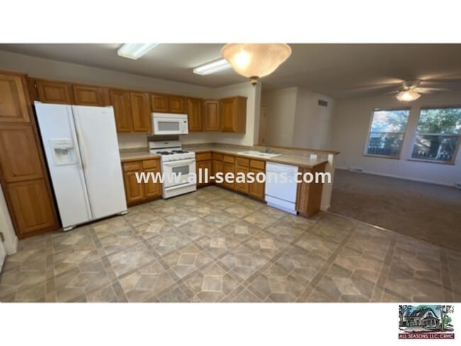 Photo - Spectacular spacious front unit in a West-side duplex!