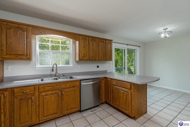 119 Charlotte Cir