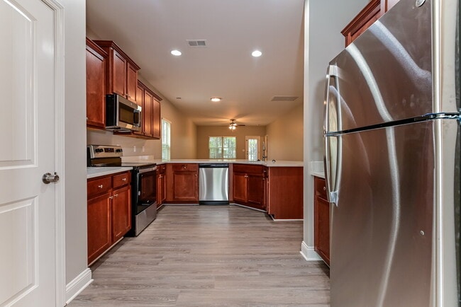 Photo - 5084 Summerview Ln
