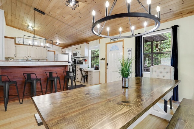 Photo - 443 Fox Run Dr Unit ID1018182P