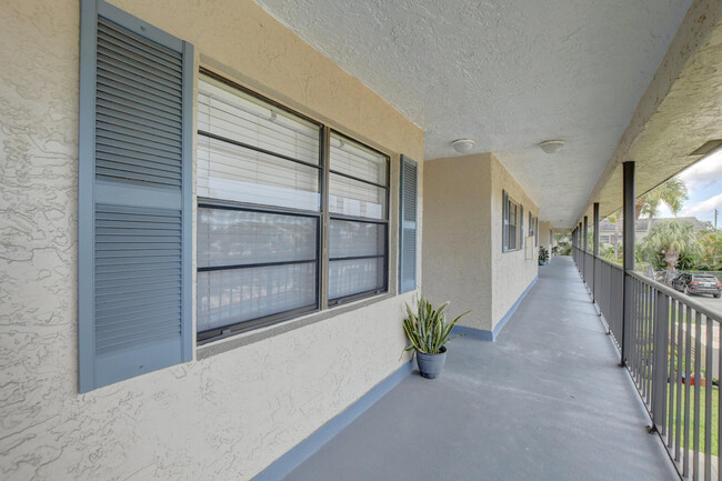 Photo - 1401 NW 15th Ave Unidad 7 Rental