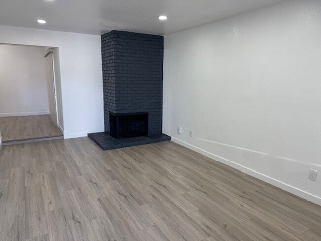 Photo - 401-403 Elizabeth Way Unit 403 Elizabeth Way