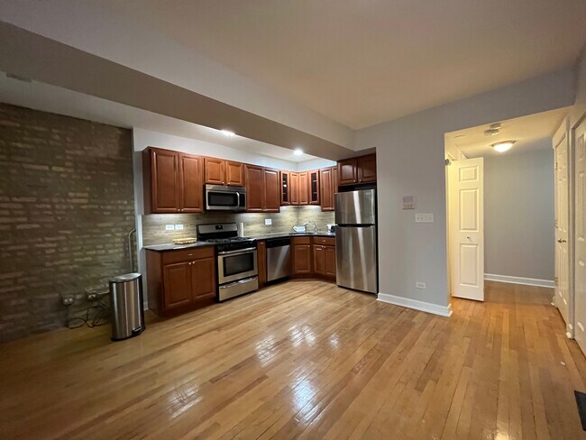 Building Photo - 4938 N Winthrop Ave Unit 1E Rental