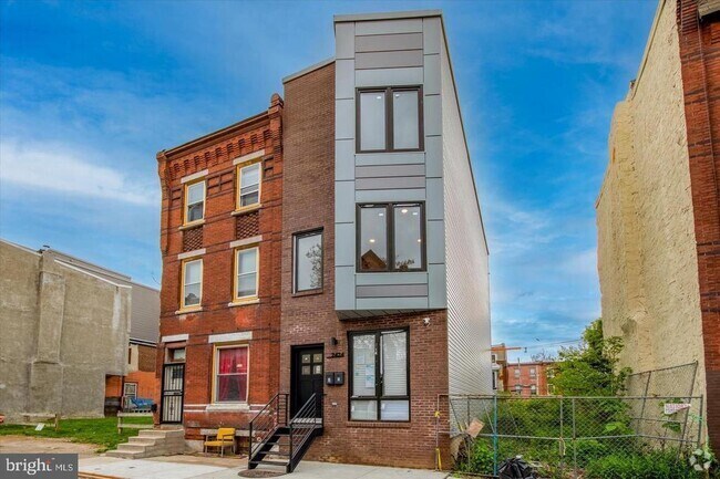 Building Photo - 2424 Nicholas St Rental
