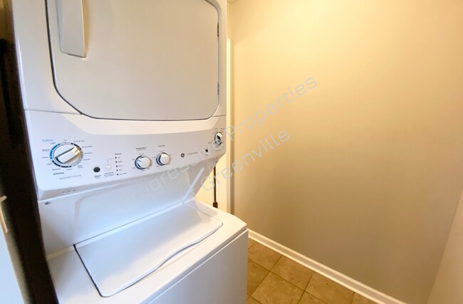 Photo - 2 N Beacon St