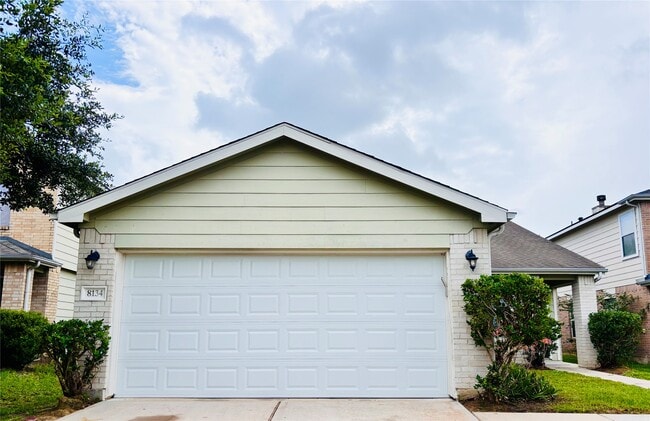 Photo - 8134 Sanders Forest Ct