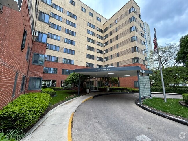 Building Photo - 5056 N Marine Dr Unit A5 Rental