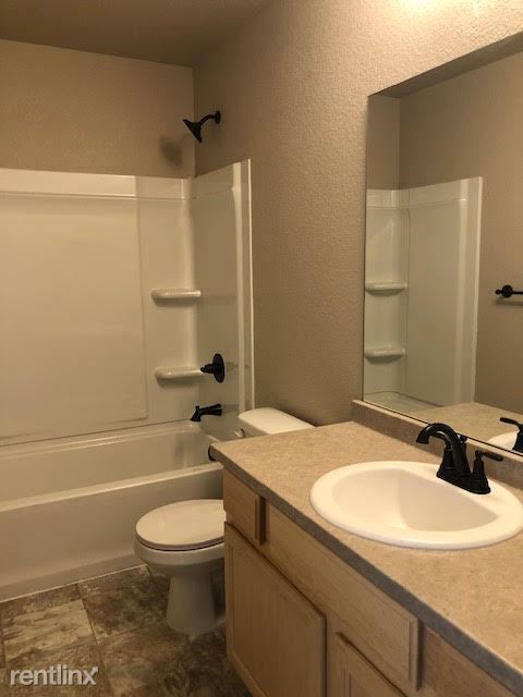 Photo - 700 Finch Dr