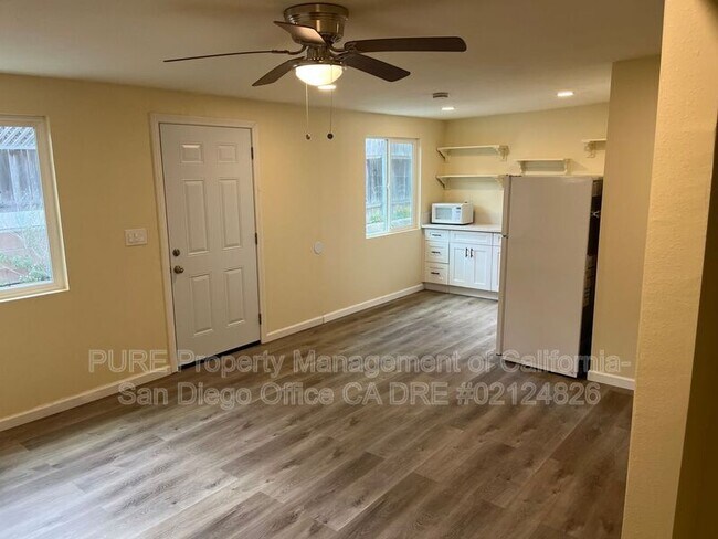 Photo - 134 Demona Pl