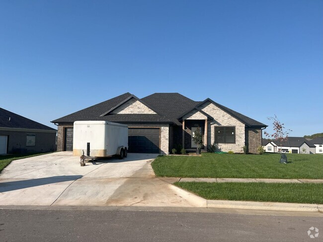 Building Photo - Brand New 4-bedroom, 2-bath home in the ex...