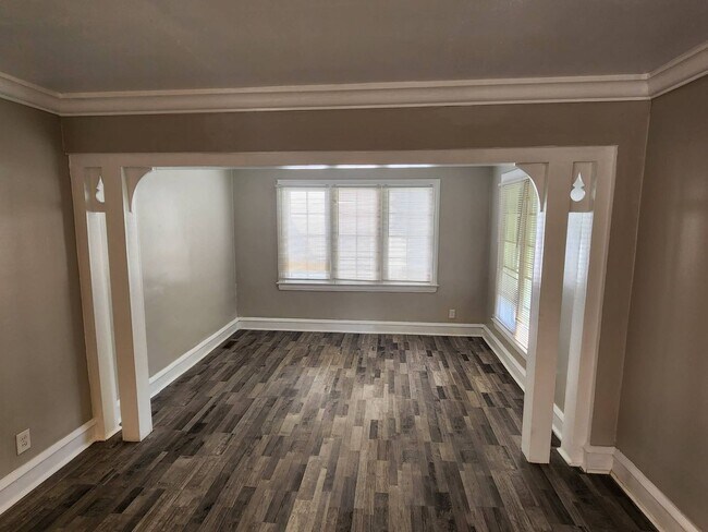 Photo - 3372 Colwyn Rd Unit 1