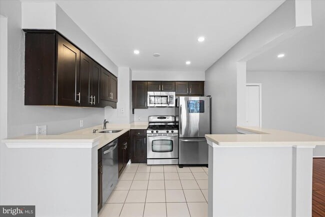 Photo - 4 S Van Dorn St Unidad 204