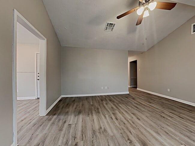 Photo - 15914 Ridgeroe Ln