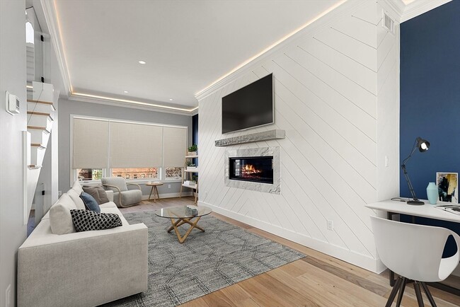 308 Newton St