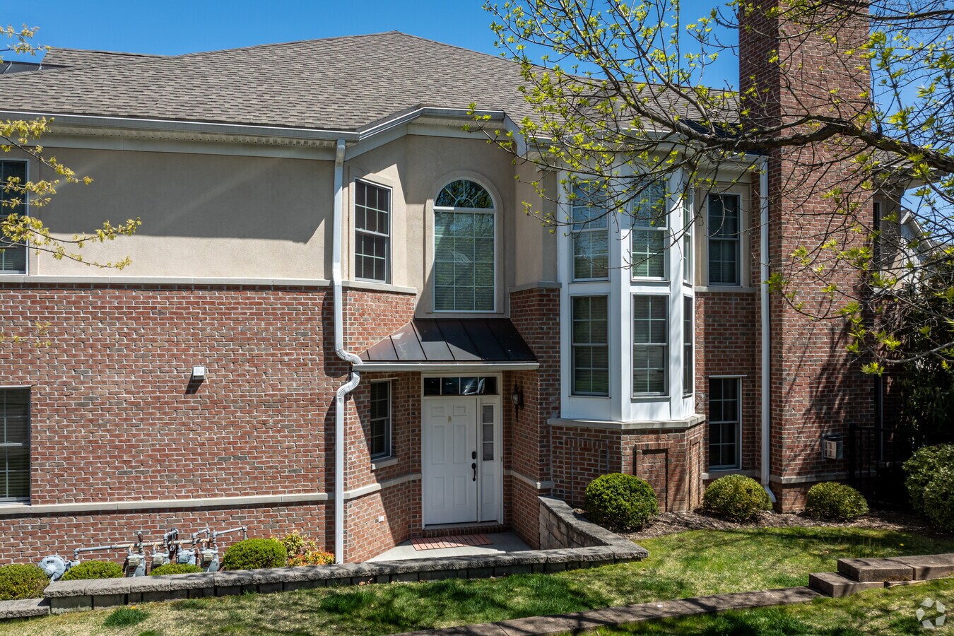 Typical Entrance - Cedar Gate at Livingston