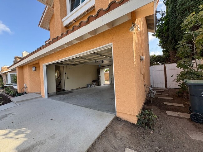 Photo - Updated House 3 bed 2.5 bath garage laundr...