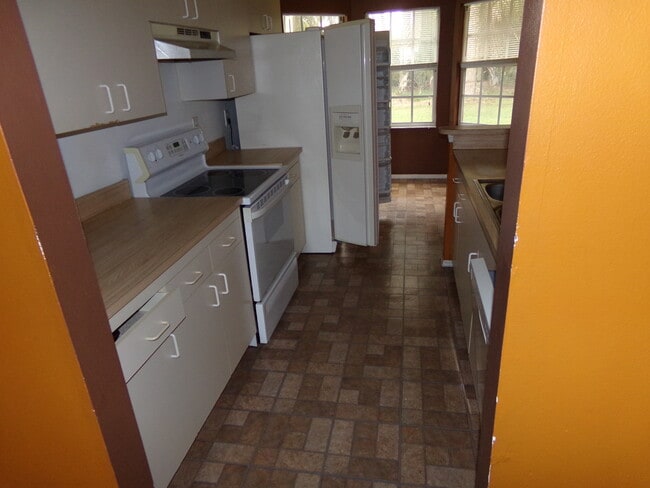 Photo - 310 Seahorse Cir SE