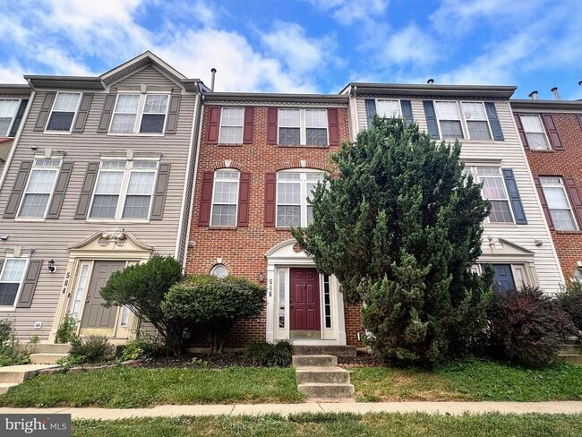 Building Photo - 586 Eisenhower Dr Rental