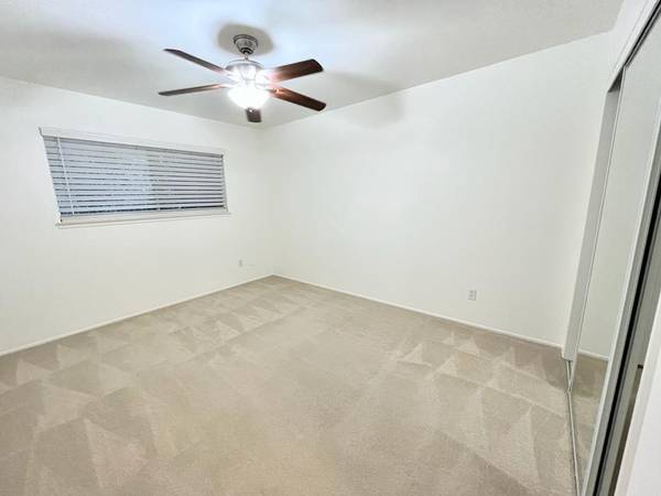 Photo - The Lone Oak Apartments