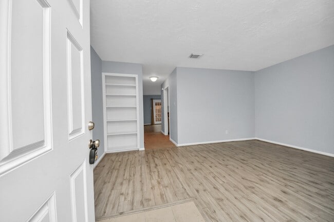 Photo - 10654 Hazelhurst Dr Unit 28