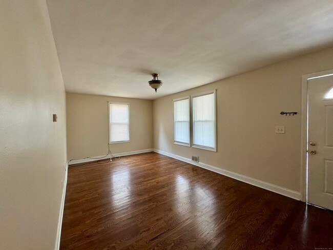 Photo - 993 Lindley St Unit 1