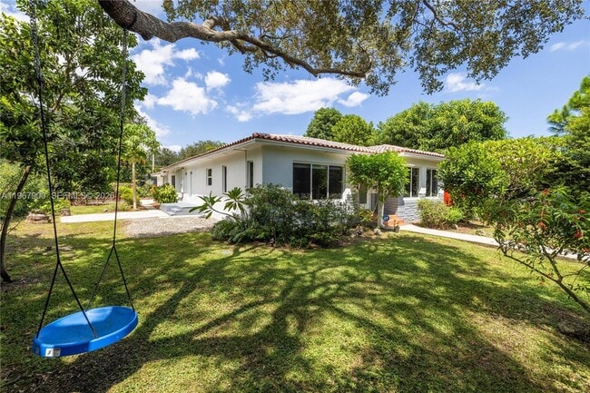 Photo - 801 NE 118th St