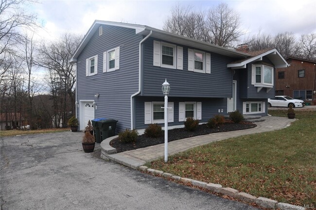 Photo - 32 Poplar Dr