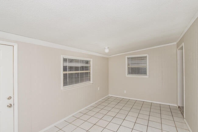 Photo - 2365 Dordon Dr