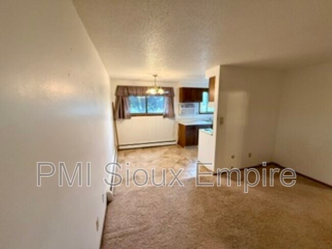 Photo - 440 S Western Ave Unidad 2