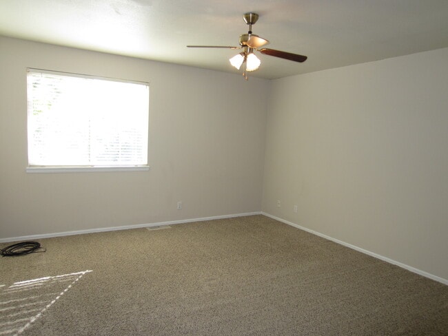 Building Photo - 10761 Cook Ct