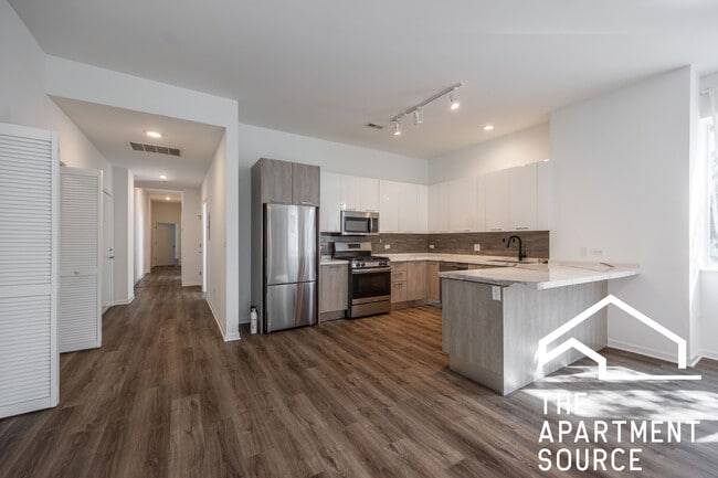 Building Photo - 2550 S Wabash Ave Unit 201 Rental