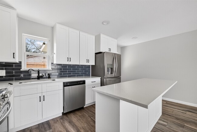 Photo - 4106 White St