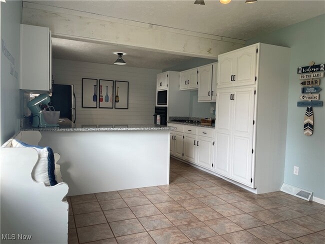 Photo - 2542 W 8th St