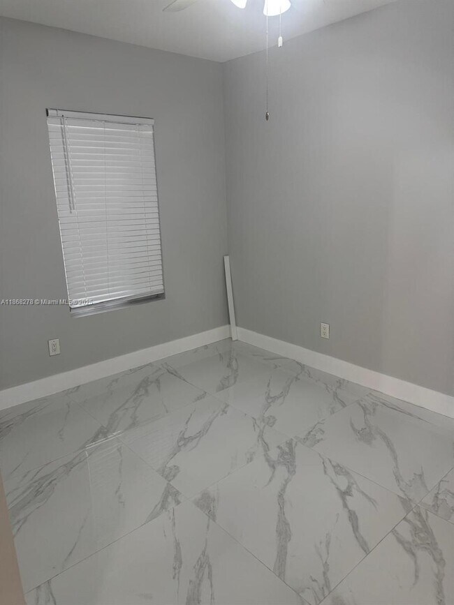 Photo - 1131 SW 10th St