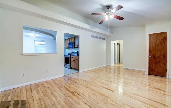 Photo - 805 Holiday Ave