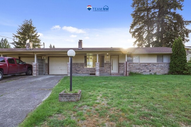 Building Photo - MOVE IN READY NOW! 3 bedrooms, 1.5 baths 1 car garage. Easy JBLM commute! North Thurston School D...