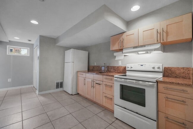 Photo - 318 Farragut St NW Unit B