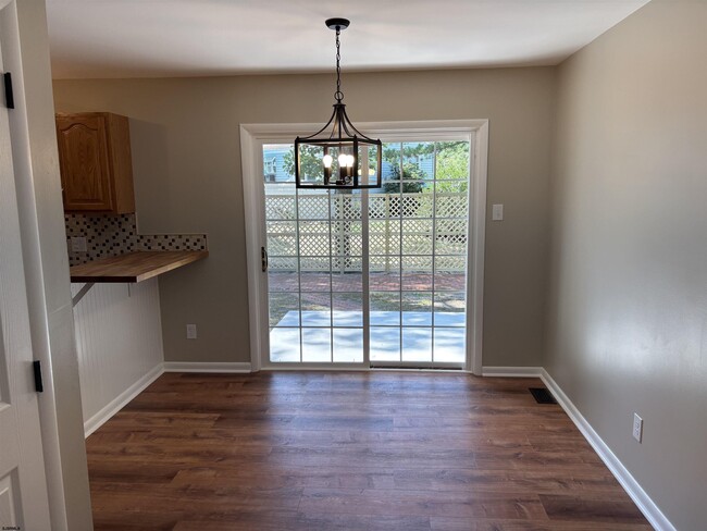 Photo - 1111 Shelburne Avenue
