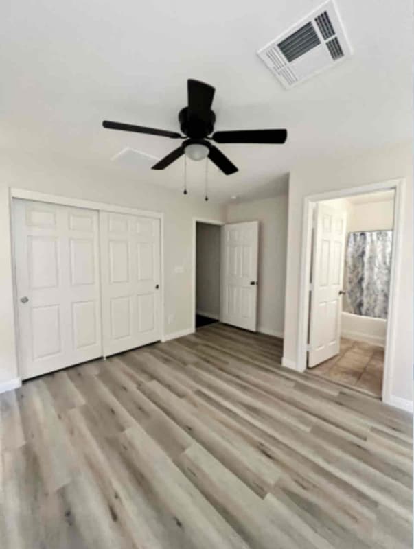 Photo - 4 Hampstead Heath Ct